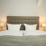 Reetdachhotel - Residenz Am Ostufer 3* 보에크