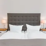 호텔 Reetdachhotel - Residenz Am Ostufer 보에크