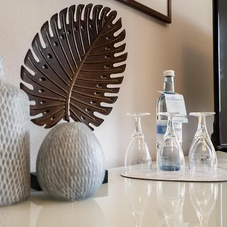 Hotel Reetdachhotel - Residenz Am Ostufer Boek