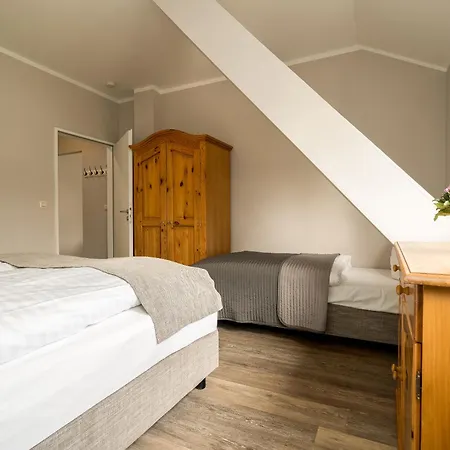 Residenz Am Ostufer 3*