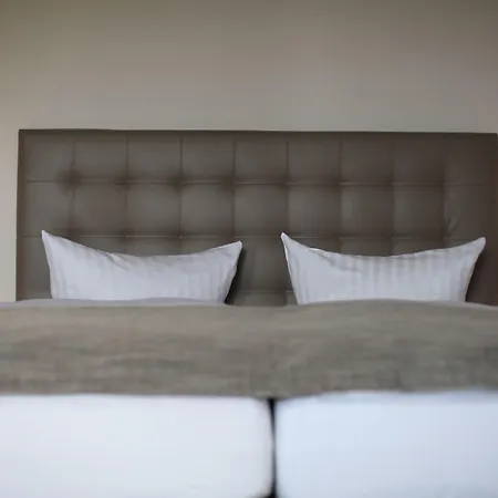 Hotell Reetdachhotel - Residenz Am Ostufer Boek