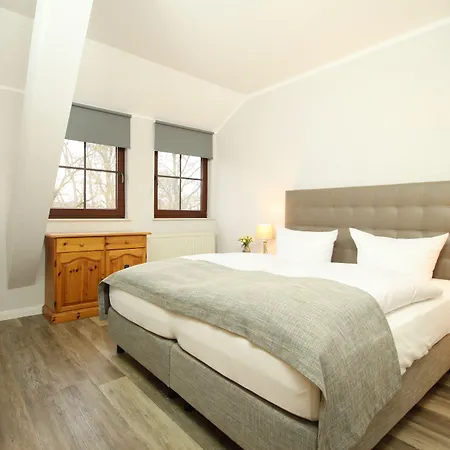 Reetdachhotel - Residenz Am Ostufer Szálloda Boek