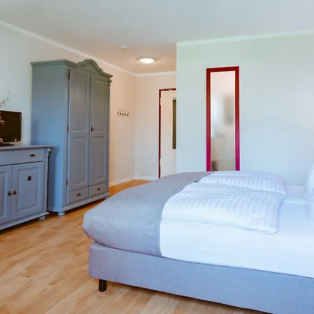 Reetdachhotel - Residenz Am Ostufer Szálloda