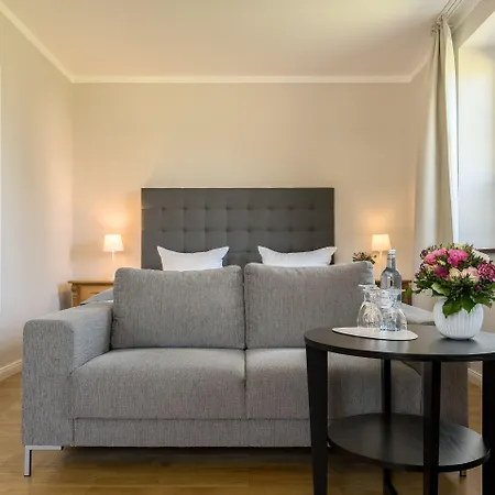 Reetdachhotel - Residenz Am Ostufer Hotell Boek